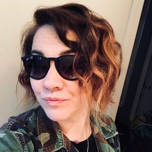 Meet your Posher, Jm